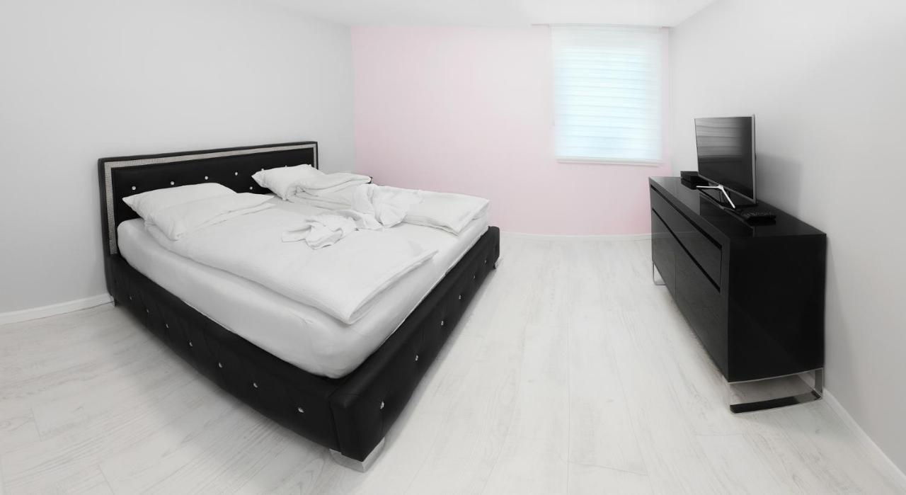 Corso Lux Apartman Gyula Buitenkant foto