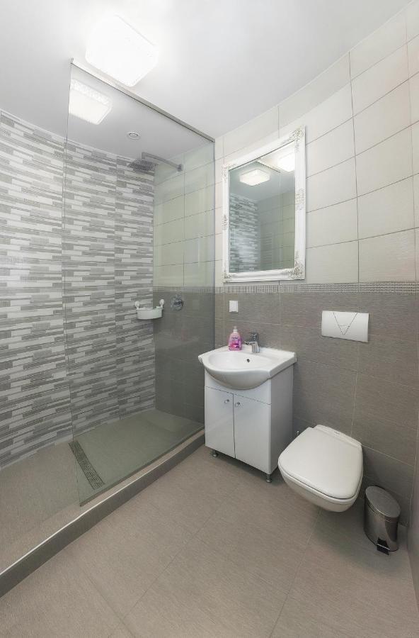 Corso Lux Apartman Gyula Buitenkant foto